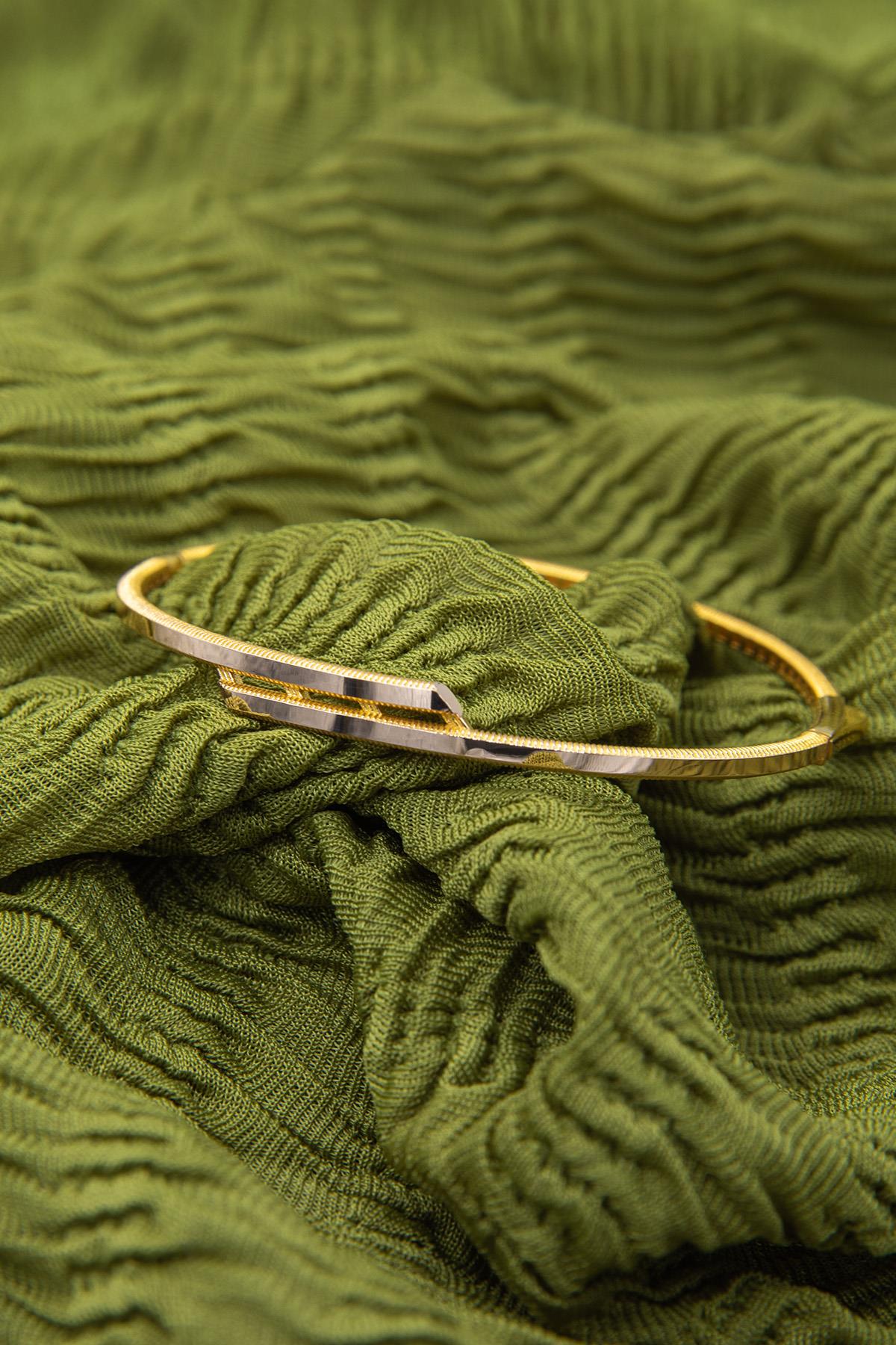 Bracciale rigido angolare in oro da 14 ct e 22 ct-1