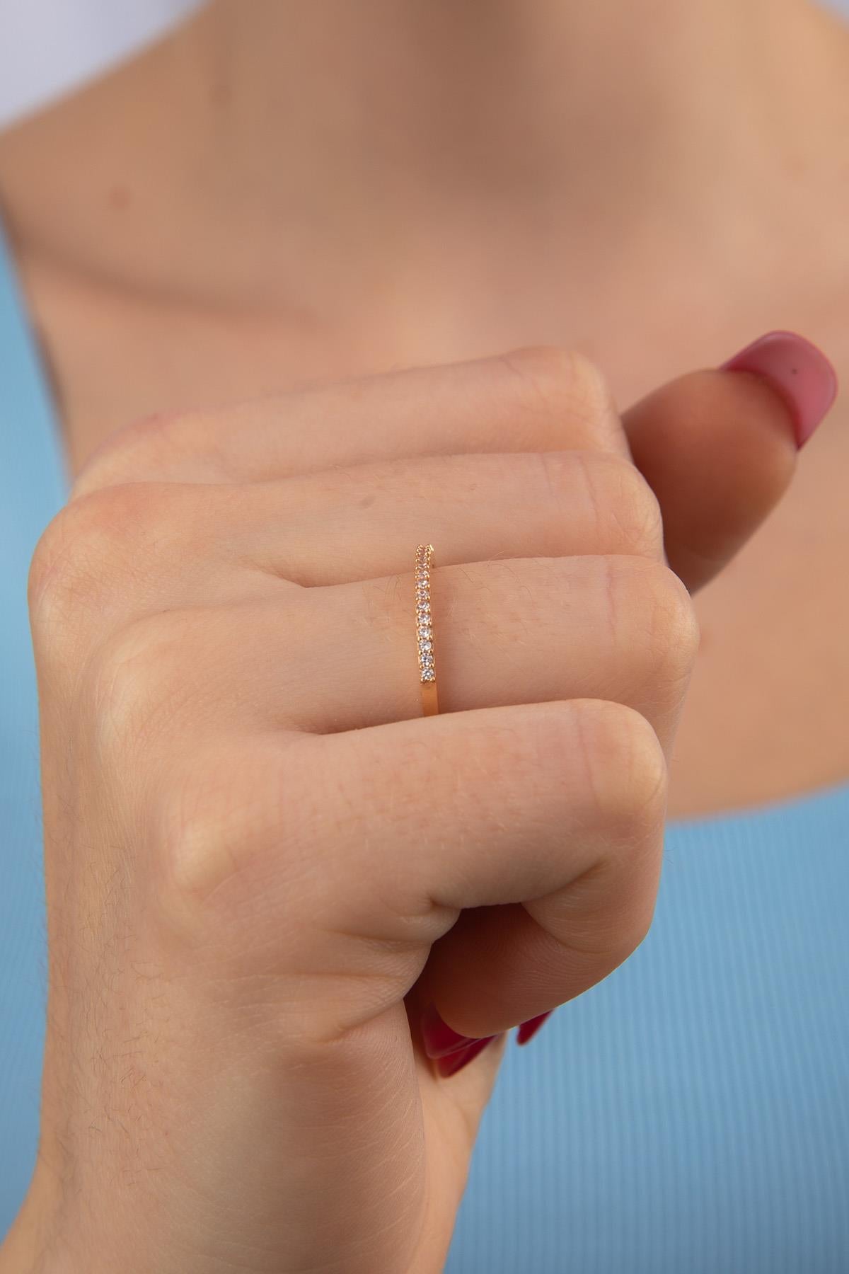 Anello a fascia Half-Eternity in pietra bianca in oro da 14 ct-2