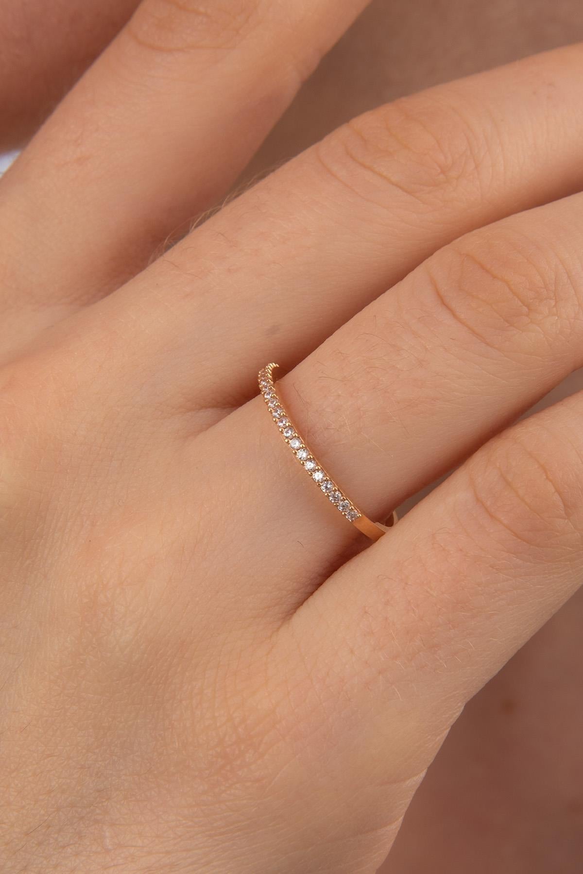 Anello a fascia Half-Eternity in pietra bianca in oro da 14 ct-0