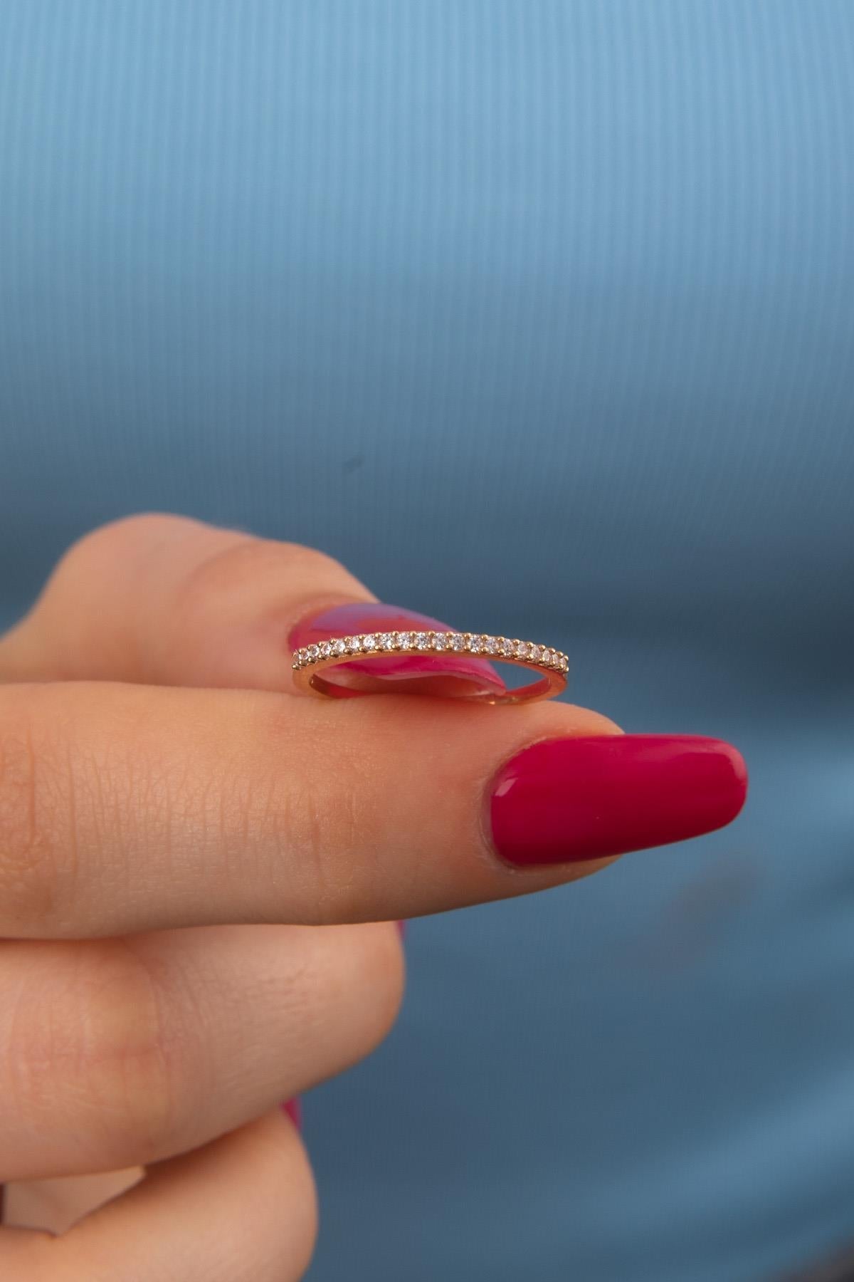 Anello a fascia Half-Eternity in pietra bianca in oro da 14 ct-3