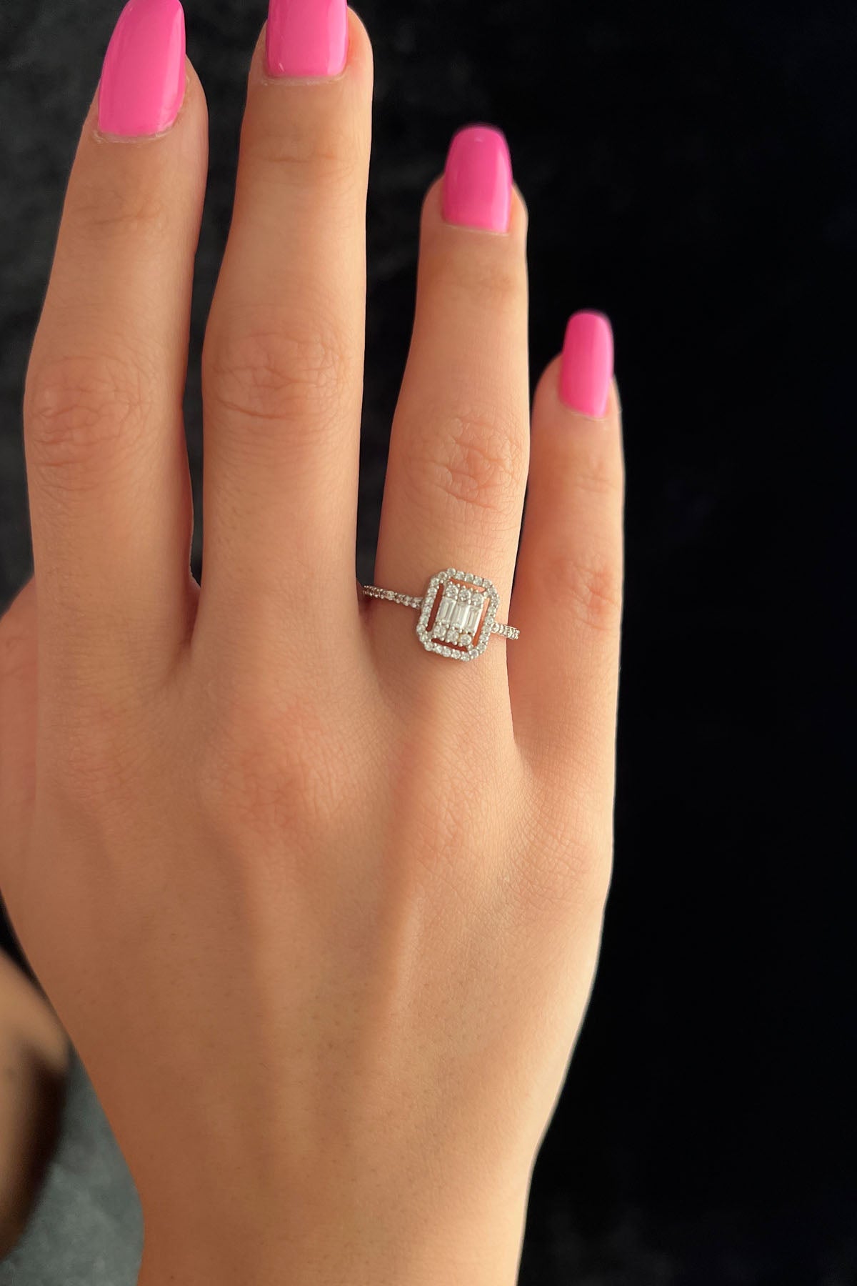 Anello Baguette in oro bianco da 14 ct-0
