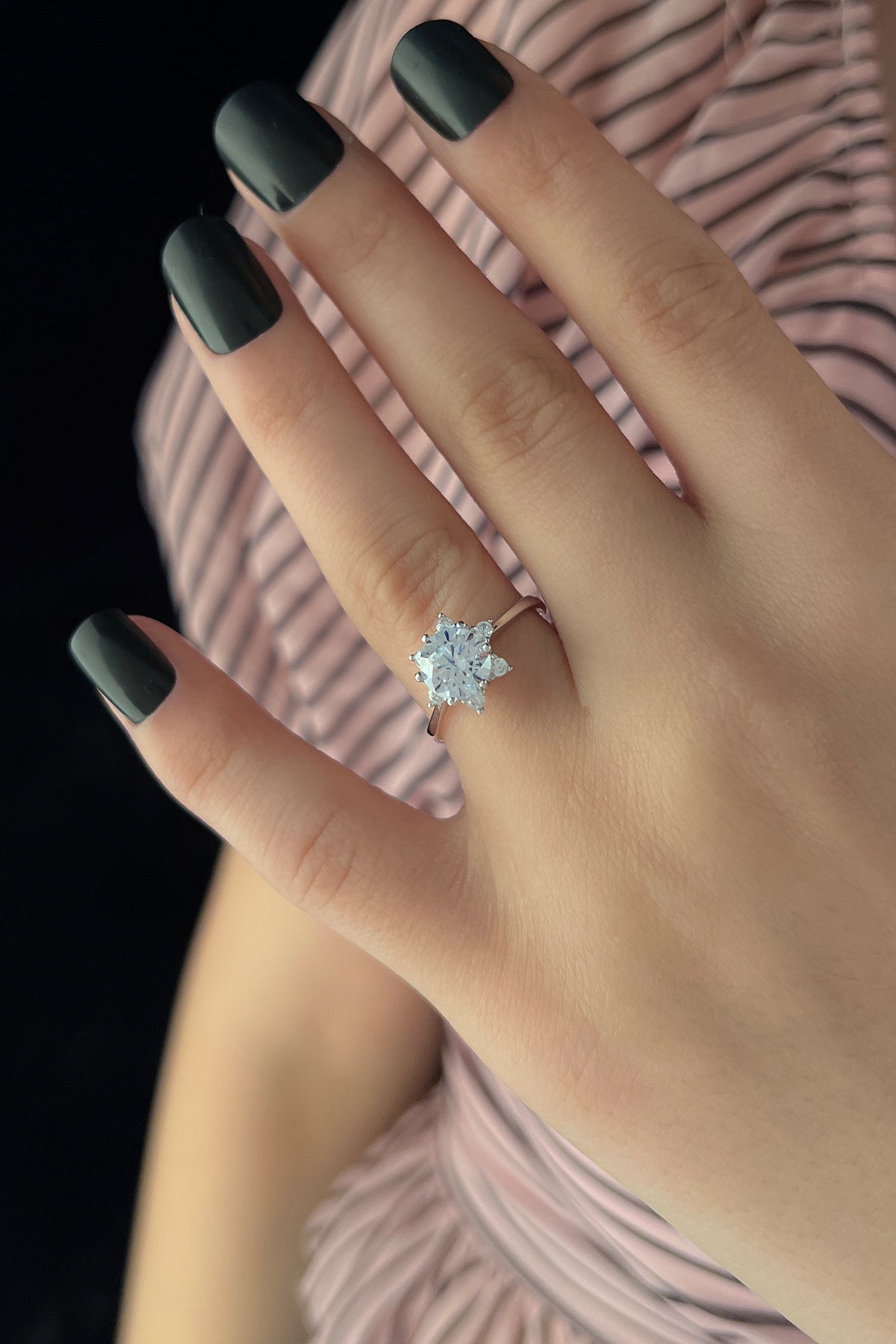 Anello con rosa di loto in oro bianco da 14 ct 2-1