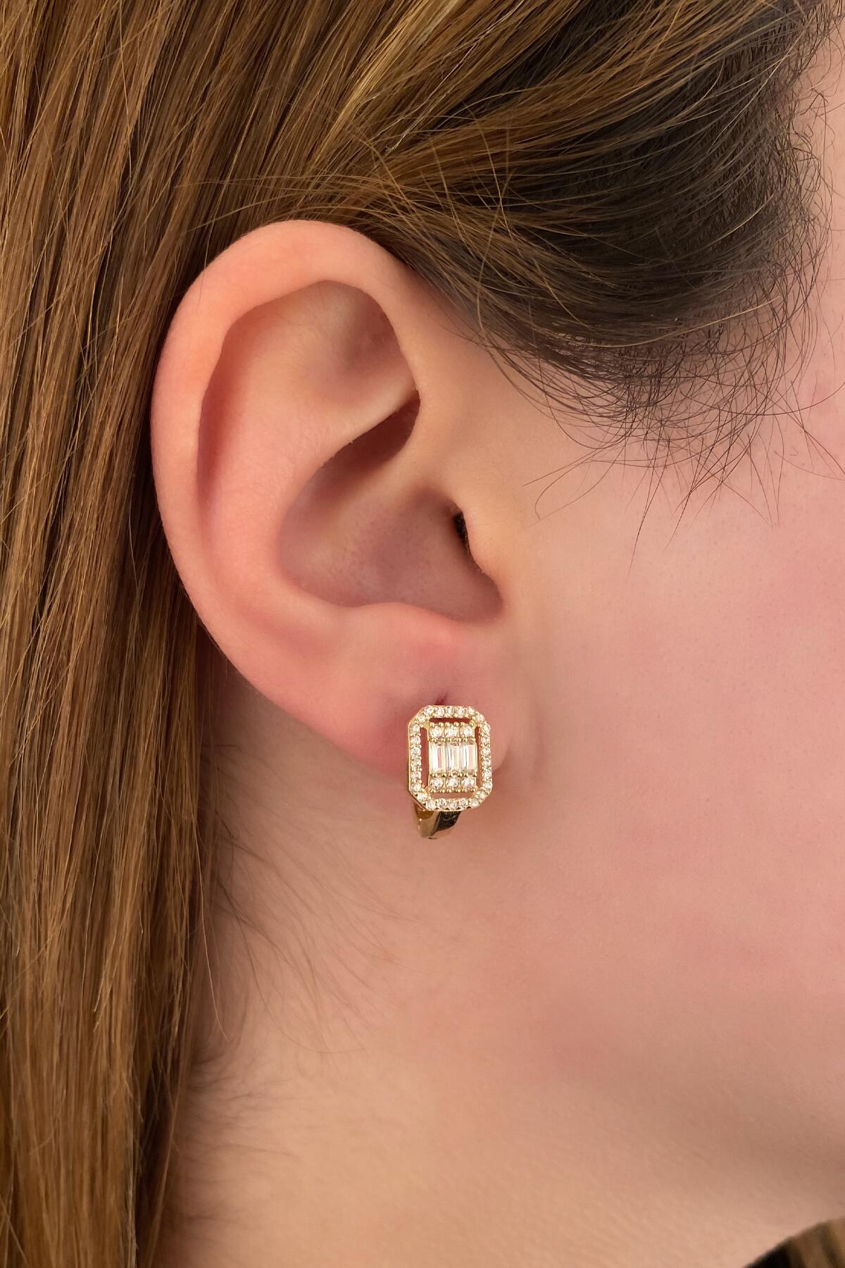 14ct Yellow Gold Baguette Stone Earrings-0